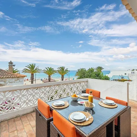 公寓 Beachfront With Sea View Balcony, Luz #2022