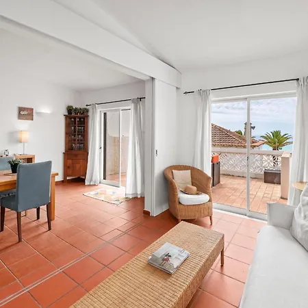 Beachfront With Sea View Balcony, Luz #2022 公寓 *