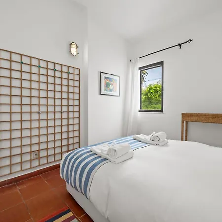 Beachfront With Sea View Balcony, Luz #2022 拉哥斯