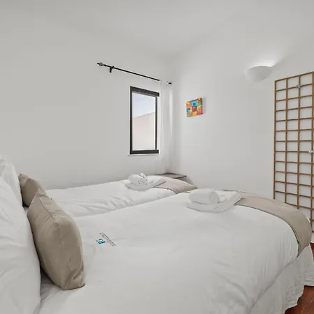 Beachfront With Sea View Balcony, Luz #2022 * 拉哥斯